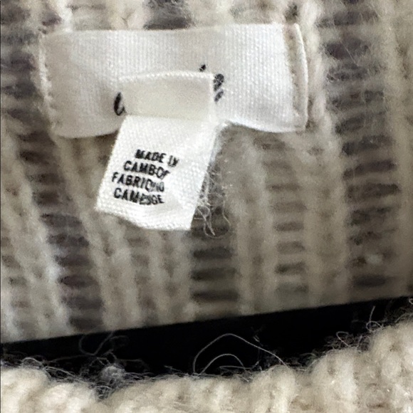 Aerie Size L Patterned Cream and Brown Women's Sweater - Picture 3 of 7